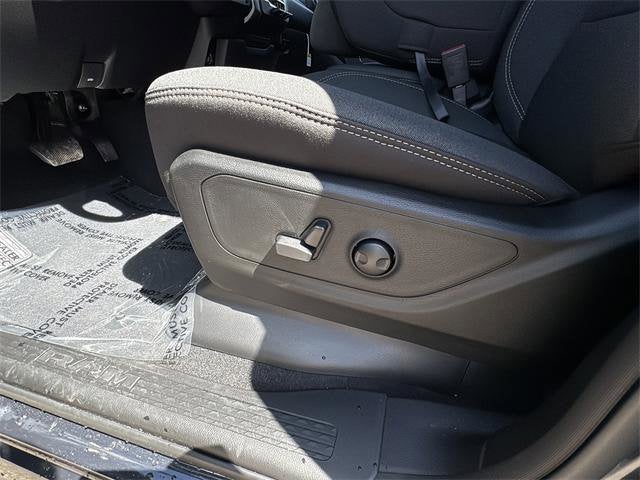 2025 RAM Ram 1500 RAM 1500 BIG HORN CREW CAB 4X4 5'7' BOX