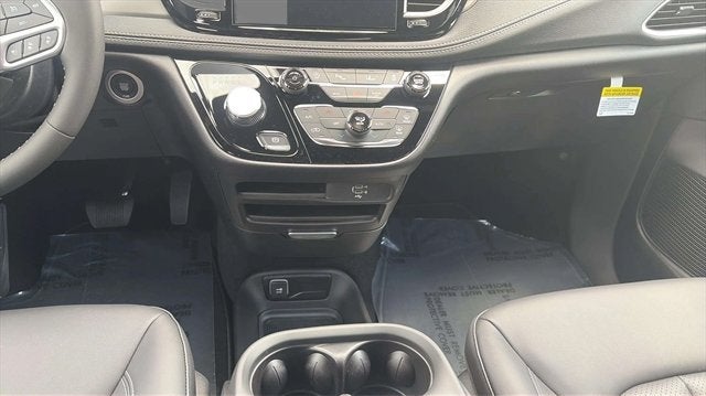 2027 Chrysler Pacifica PACIFICA SELECT AWD