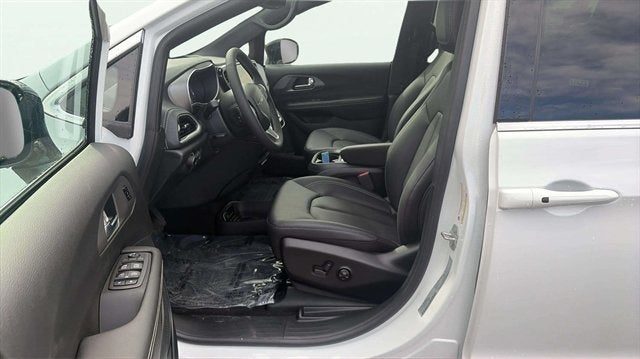 2027 Chrysler Pacifica PACIFICA SELECT AWD