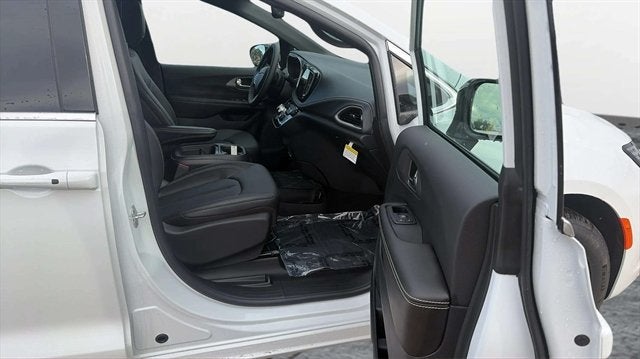 2027 Chrysler Pacifica PACIFICA SELECT AWD