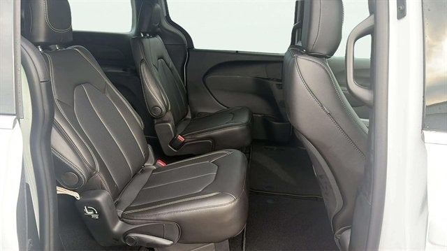 2027 Chrysler Pacifica PACIFICA SELECT AWD