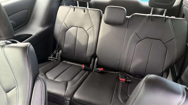 2027 Chrysler Pacifica PACIFICA SELECT AWD