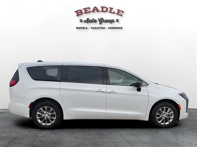 2027 Chrysler Pacifica PACIFICA SELECT AWD