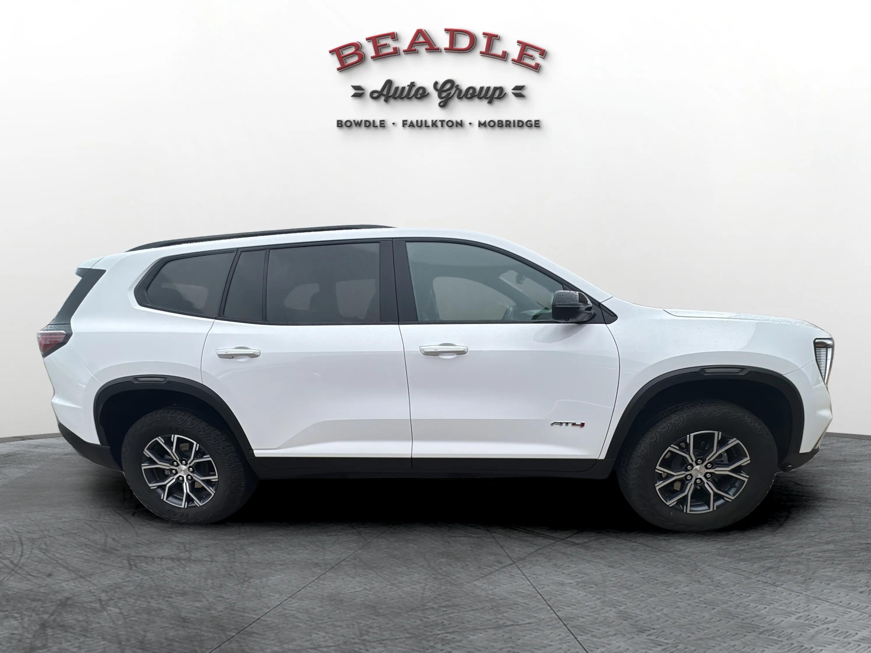 2024 GMC Acadia AT4