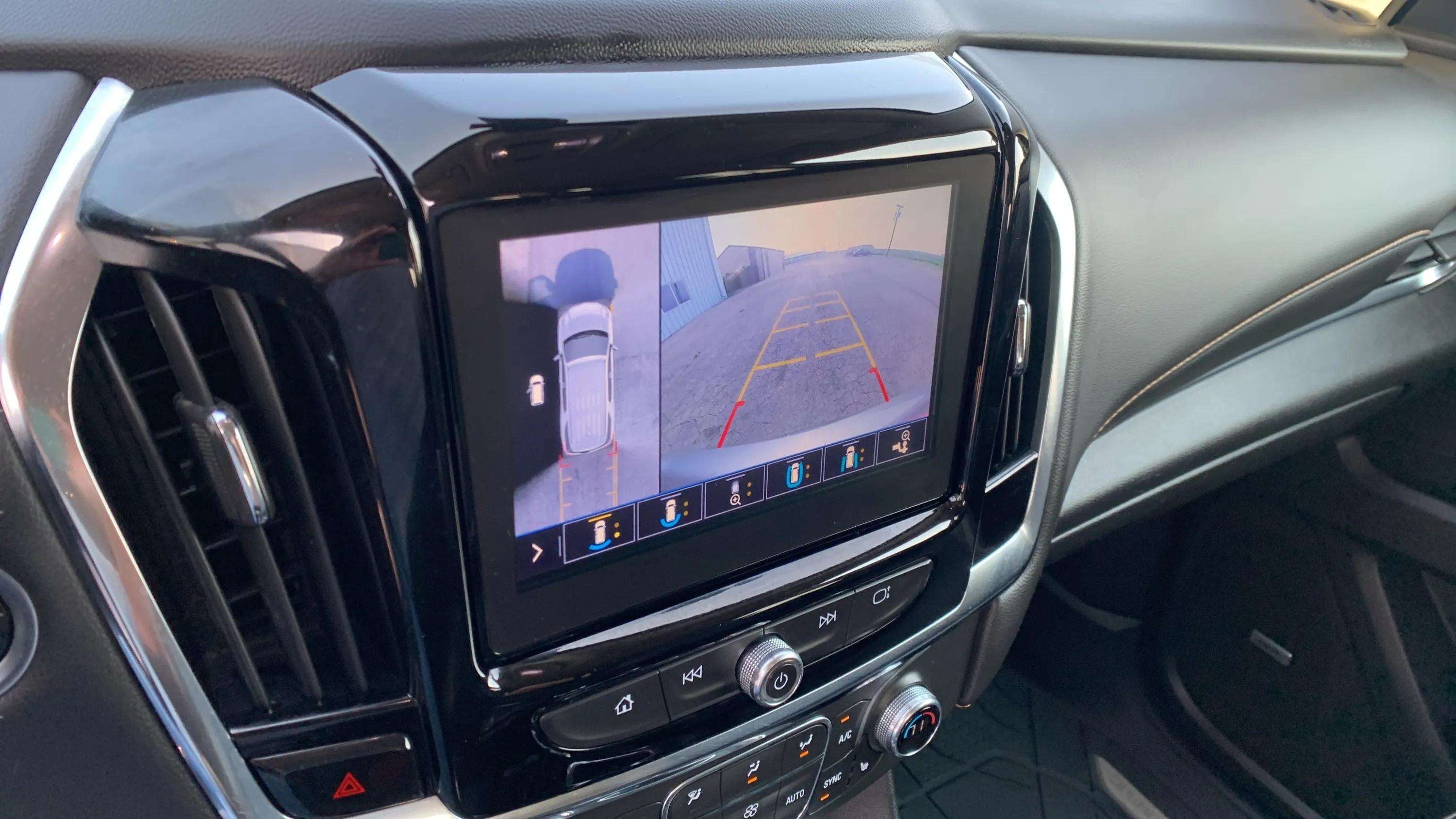2021 Chevrolet Traverse LT Leather