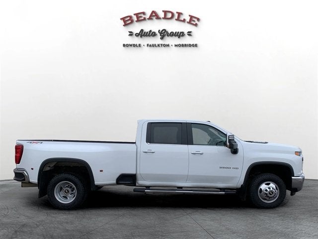 2022 Chevrolet Silverado 3500HD 4WD Crew Cab Long Bed LTZ
